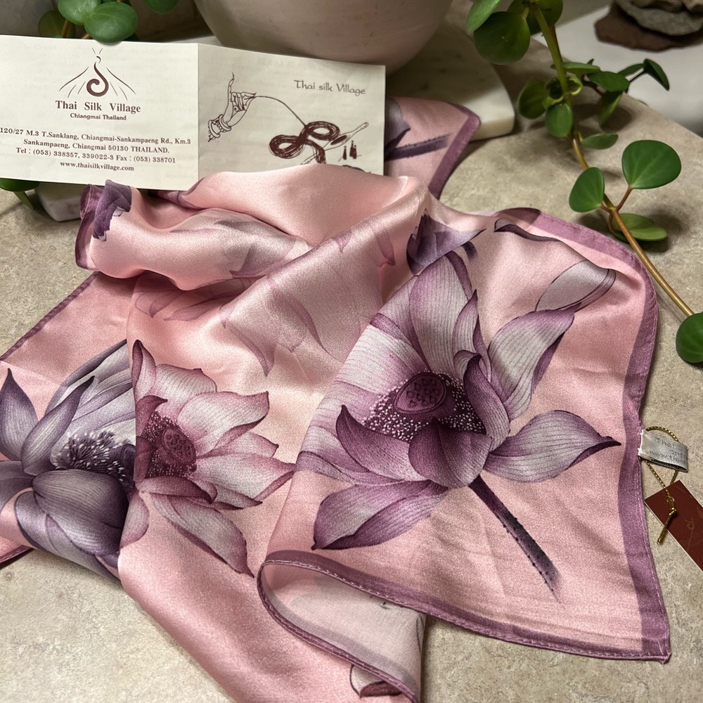 🇹🇭 100% Pure Thai Silk Elegant Floral Silk Scarf in Lavender and Plum 🇹🇭